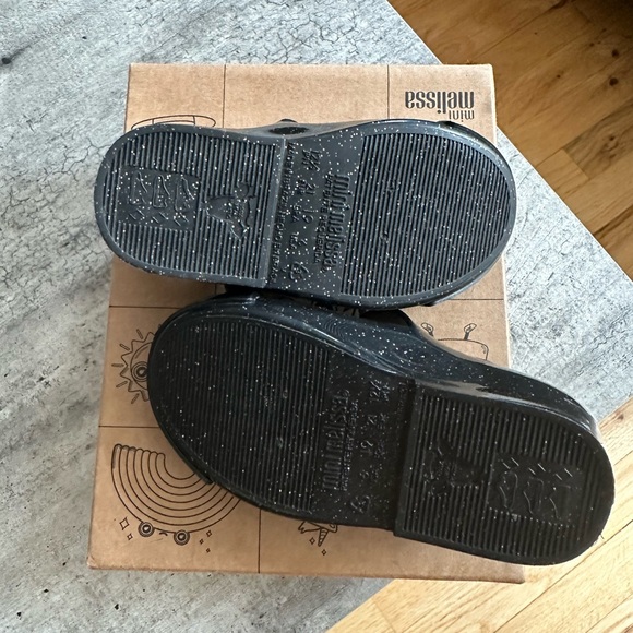 Mini Melissa Flats- Toddler Sz 6 - Picture 2 of 4